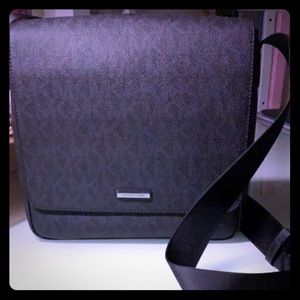 MKORS Messenger Unisex Bag